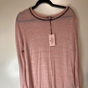 Juicy Couture Top with neck detail!💜